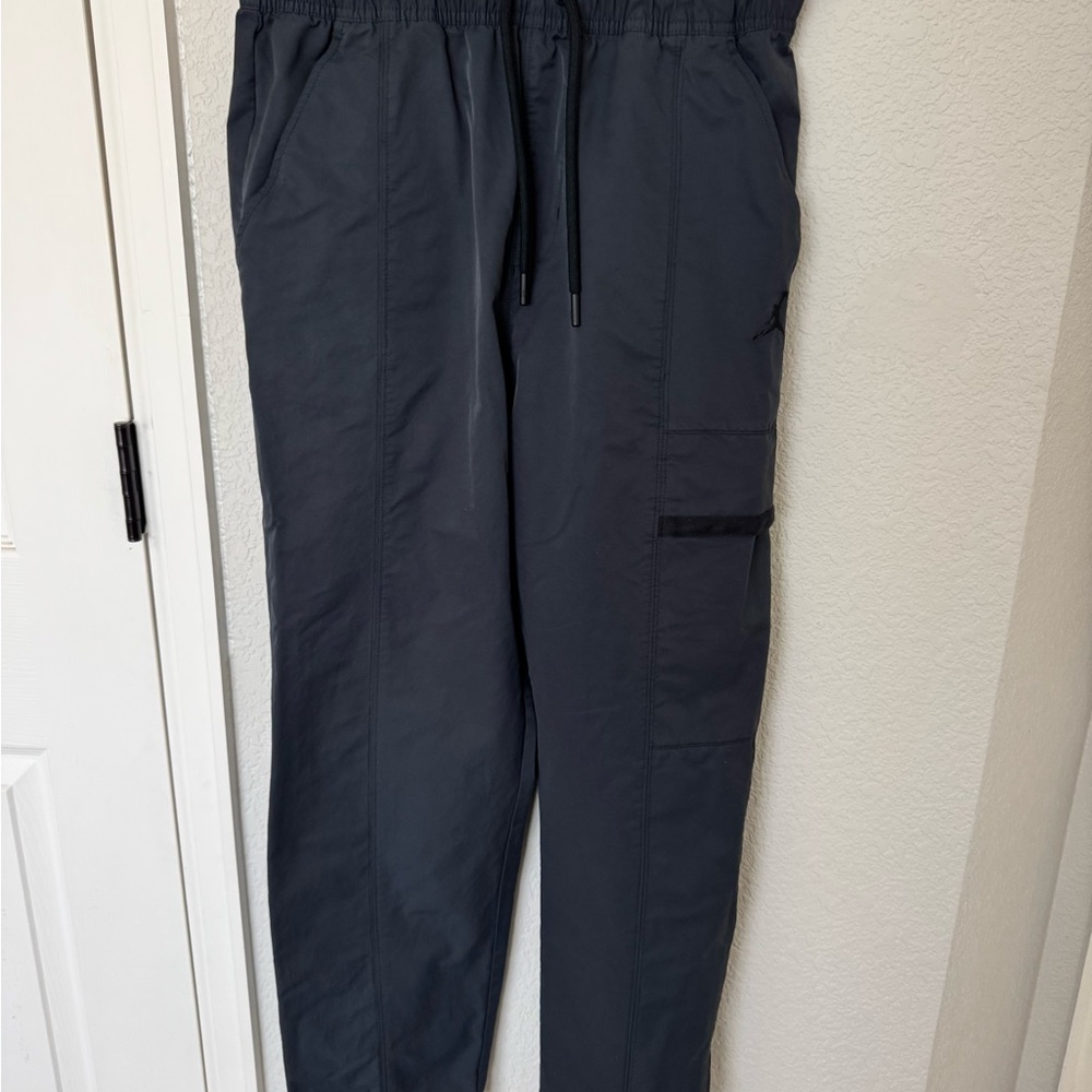 Nike Men's Dark Gray Cargo Pants